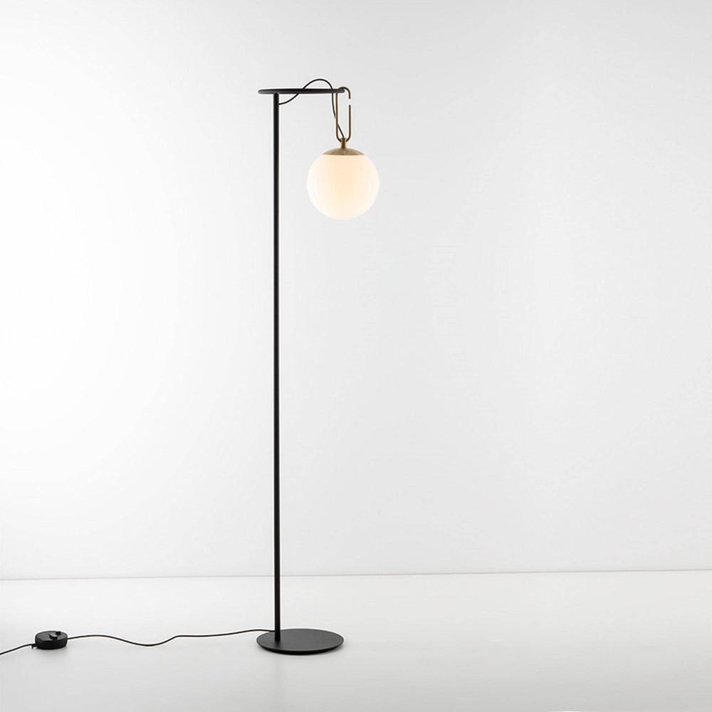 Artemide :: Lampa podłogowa Nh czarno-złota wys. 171,8 cm