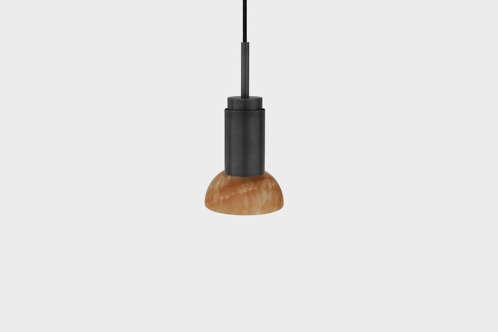 Anour :: Donya Onyx Moon hanging lamp, diameter 12 cm, black steel, onyx shade