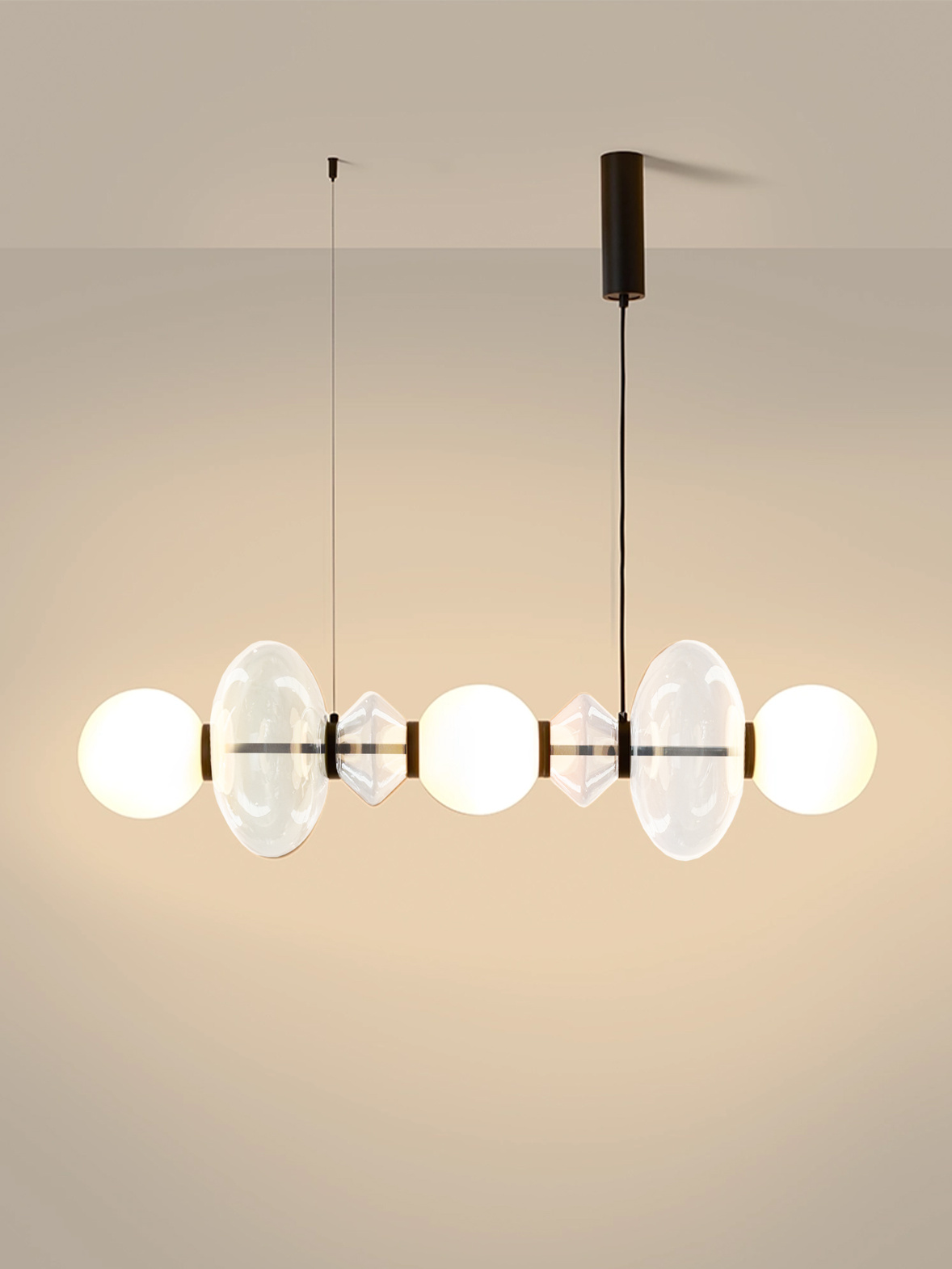 Aromas :: Mapi Hängeleuchte, Breite 117 cm, horizontal, milchig-transparent