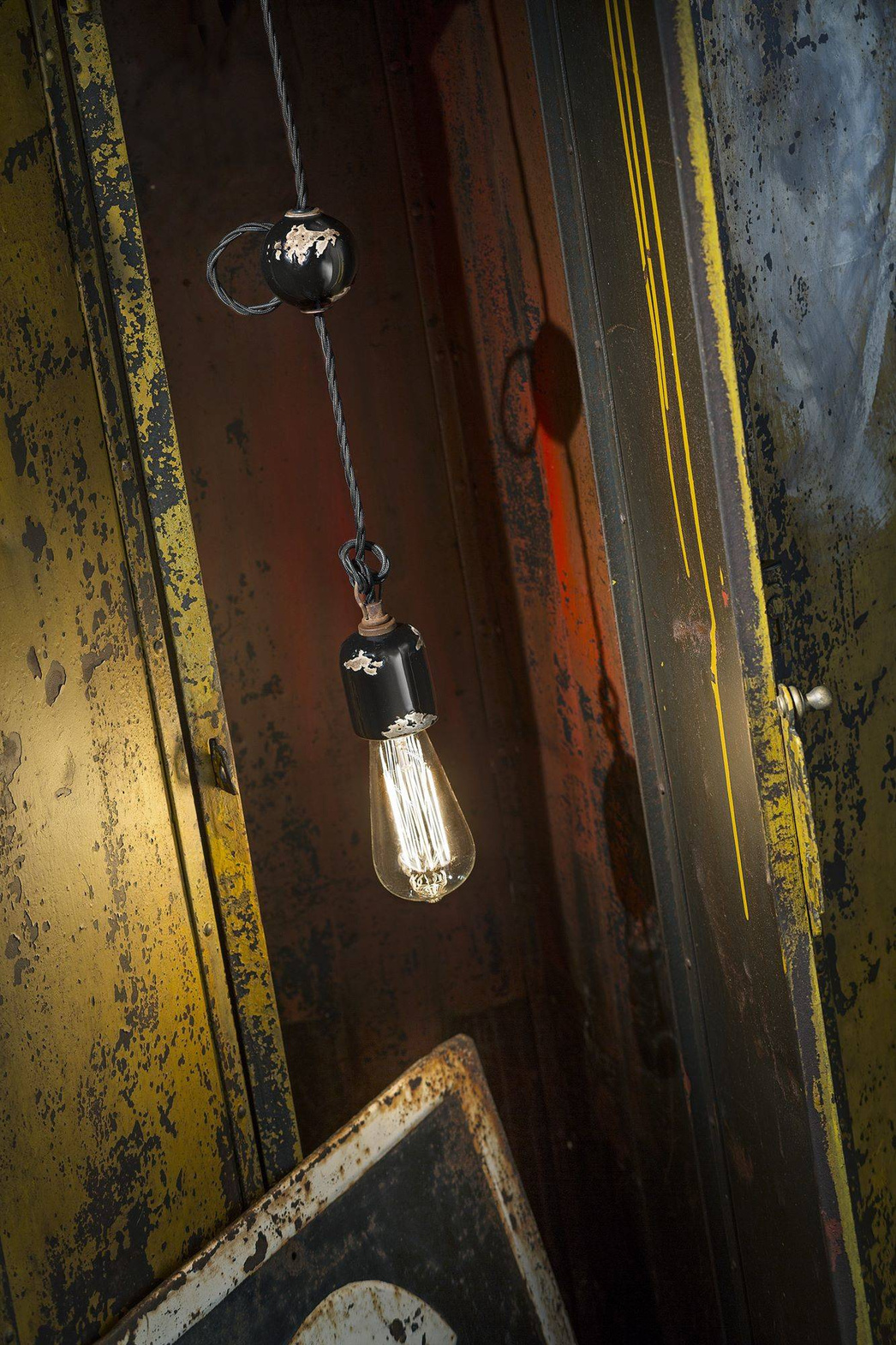 Ferroluce :: Vintage white pendant lamp, diameter 12.5 cm