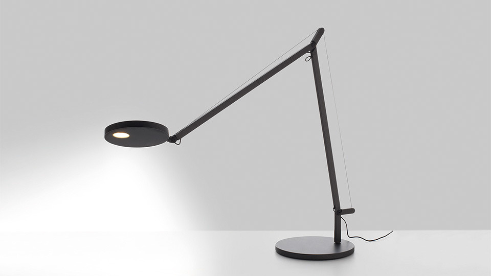 Artemide :: Schreibtischlampe aus Aluminium Demetra Breite 65 cm grau