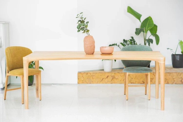 Szyszka Design :: Hoya Polsterstuhl, hellgrün, Eiche natur