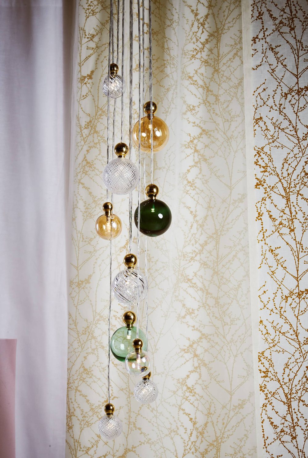 EBB & FLOW :: Hanging lamp Uva Golden smoke gold dia. 7 cm size M