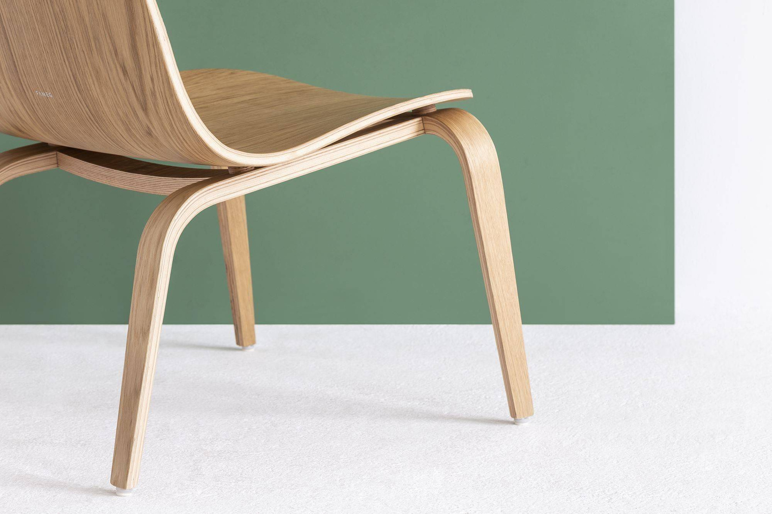 FAMEG :: Wood chair Hips lightbrown
