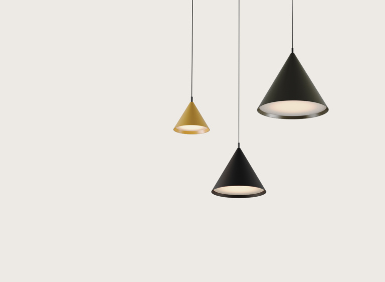 Aromas :: Trag hanging lamp, diameter 40 cm, black