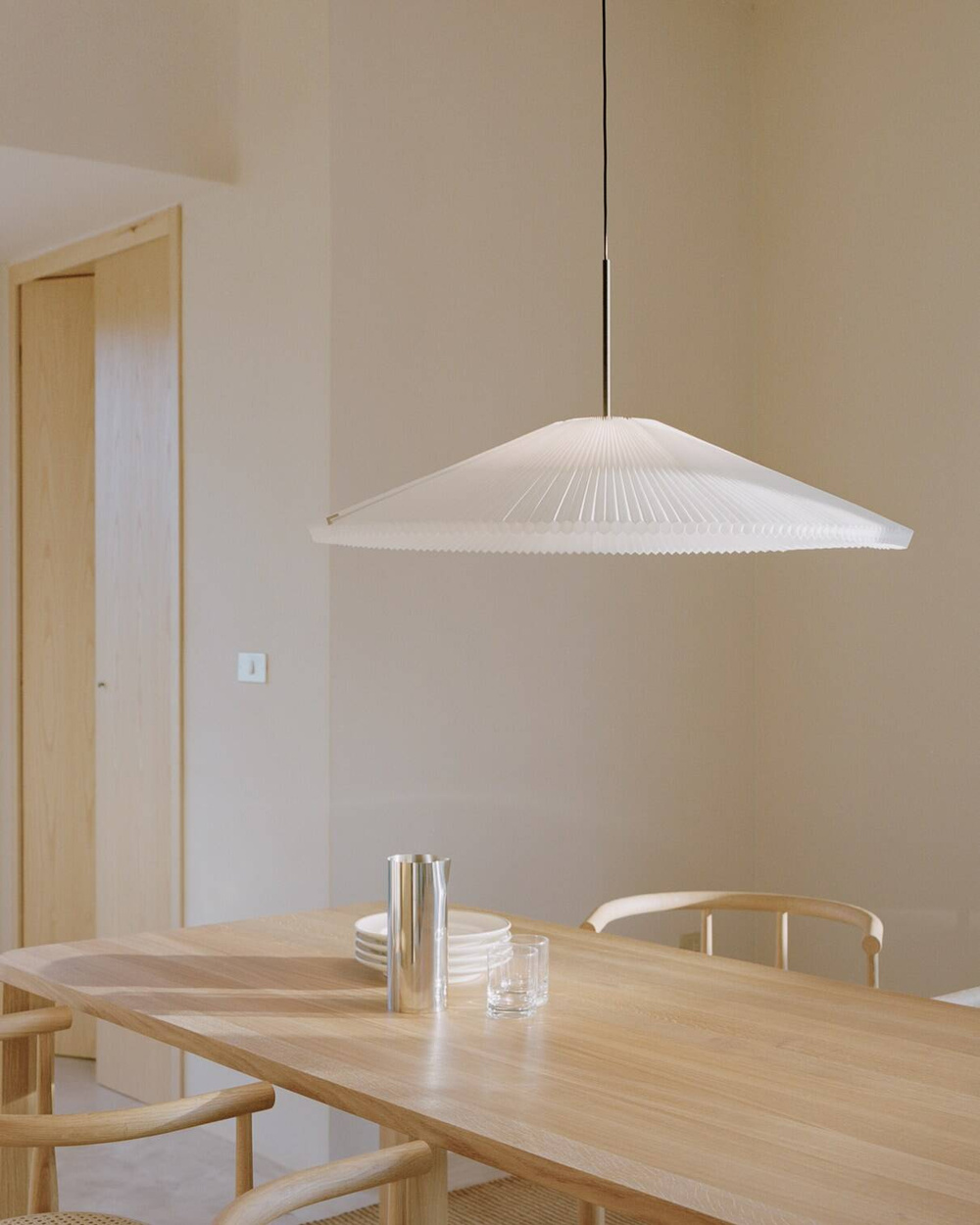 New Works :: Nebra shape-changing pendant lamp, diameter 50-90 cm, white