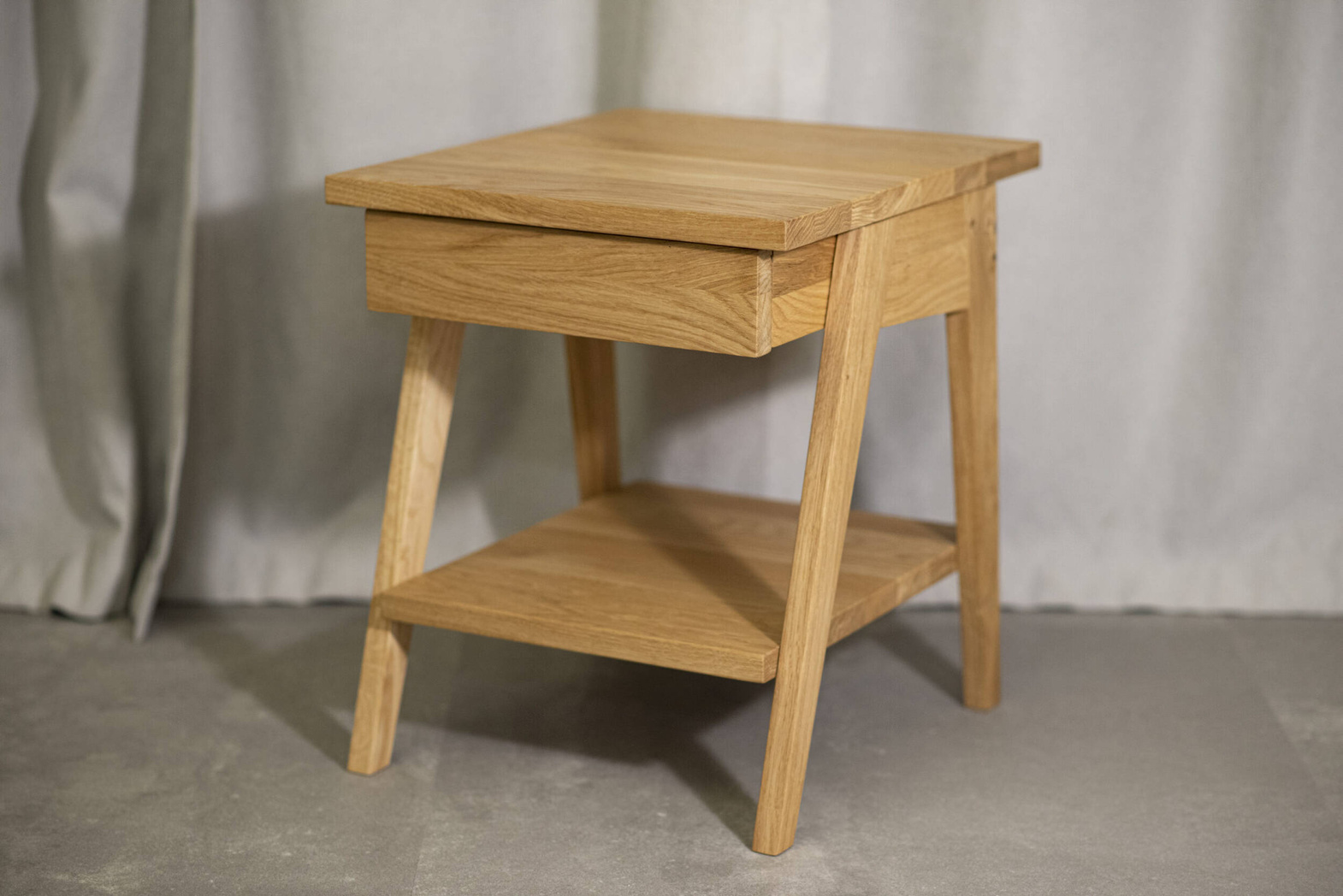 Szyszka Design :: Nachttisch Piko aus Eiche