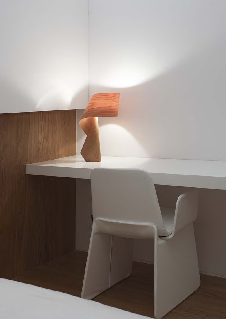 LZF :: Table Lamp Air 27x49