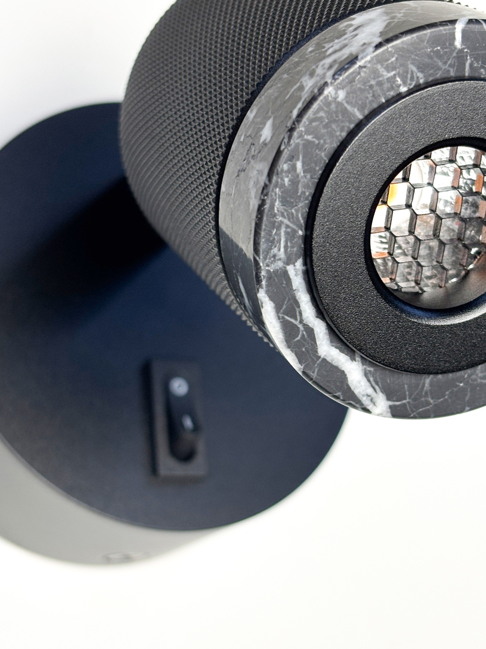 Aromas :: Lampa ścienna / kinkiet Tea śr. 5 cm czarny metal / czarny marmur