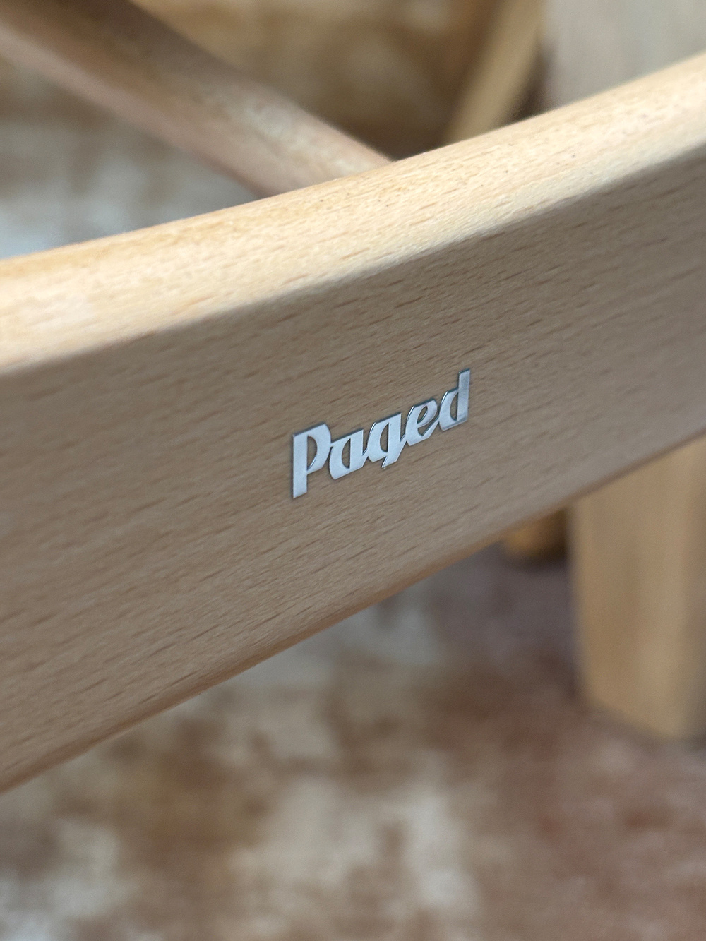 Paged :: Drewniane krzesło Yesterday A-4101 tapicerowane szer. 45 cm