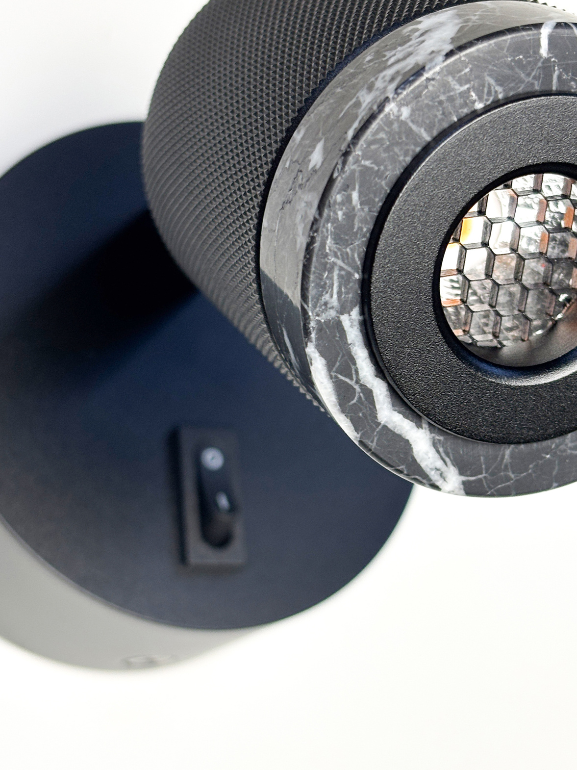 Aromas :: Lampa ścienna / kinkiet Tea śr. 5 cm czarny metal / czarny marmur