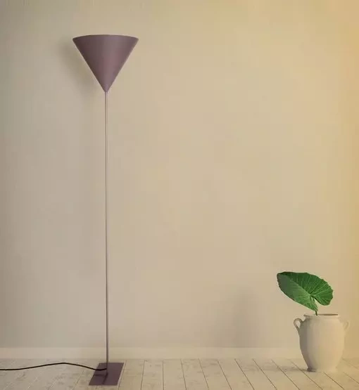 Loftlight :: Stehlampe aus Aluminium Konko Höhe 160 cm rosa