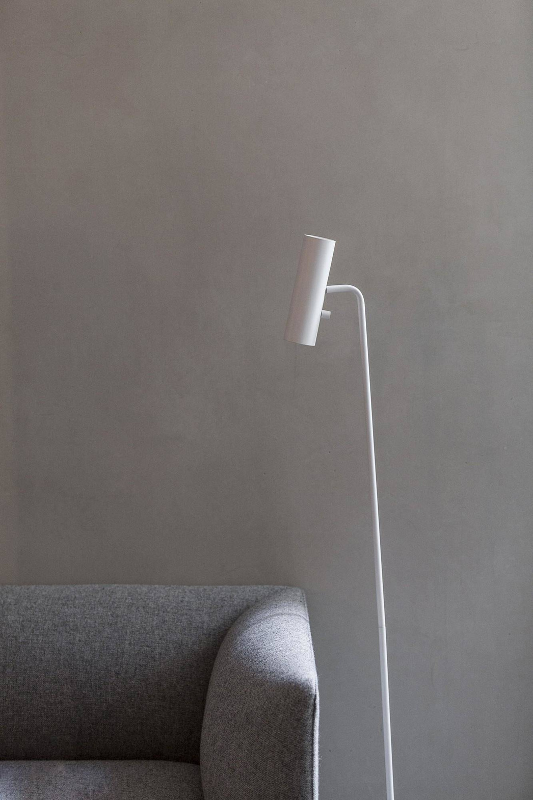 Design For the People :: MIB floor lamp white, height 141 cm