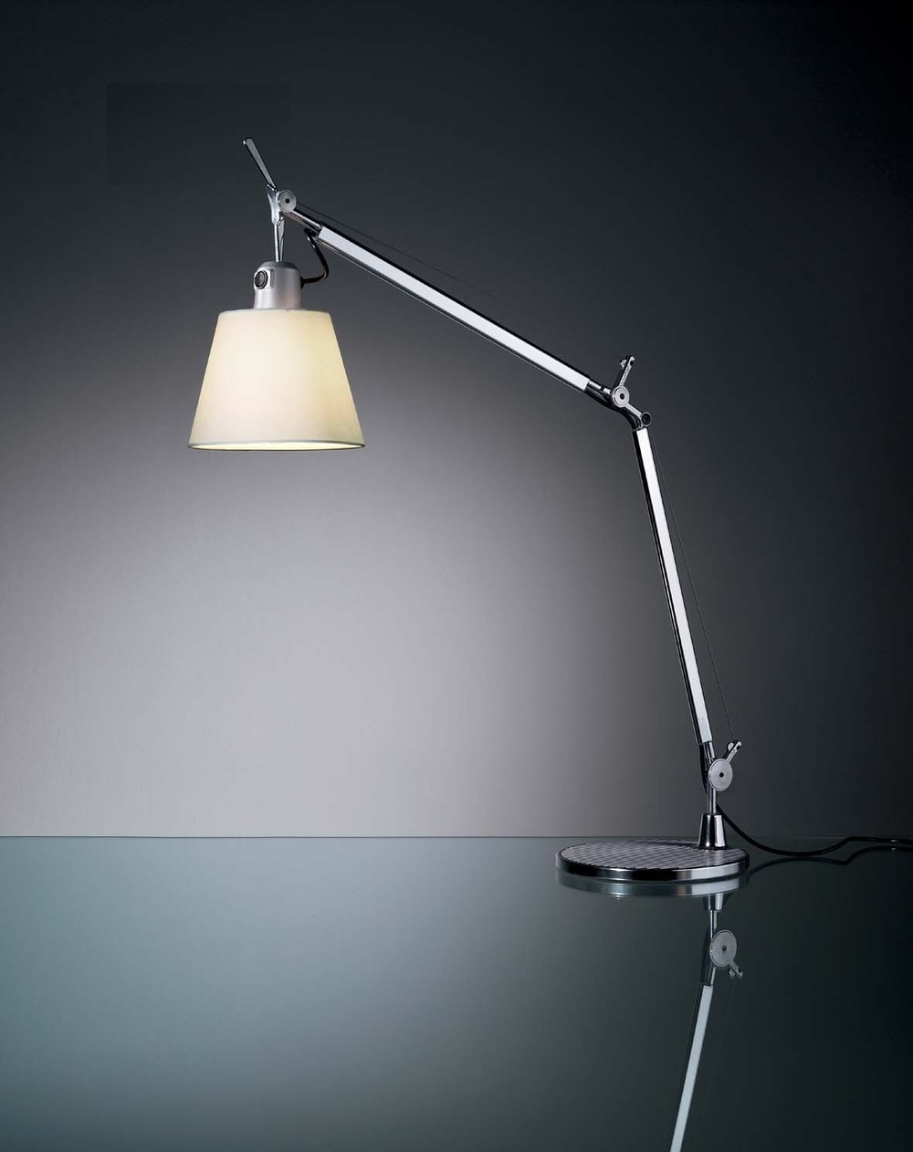 Artemide :: Schreibtischlampe aus Aluminium Tolomeo Basculante Höhe 75 cm silber