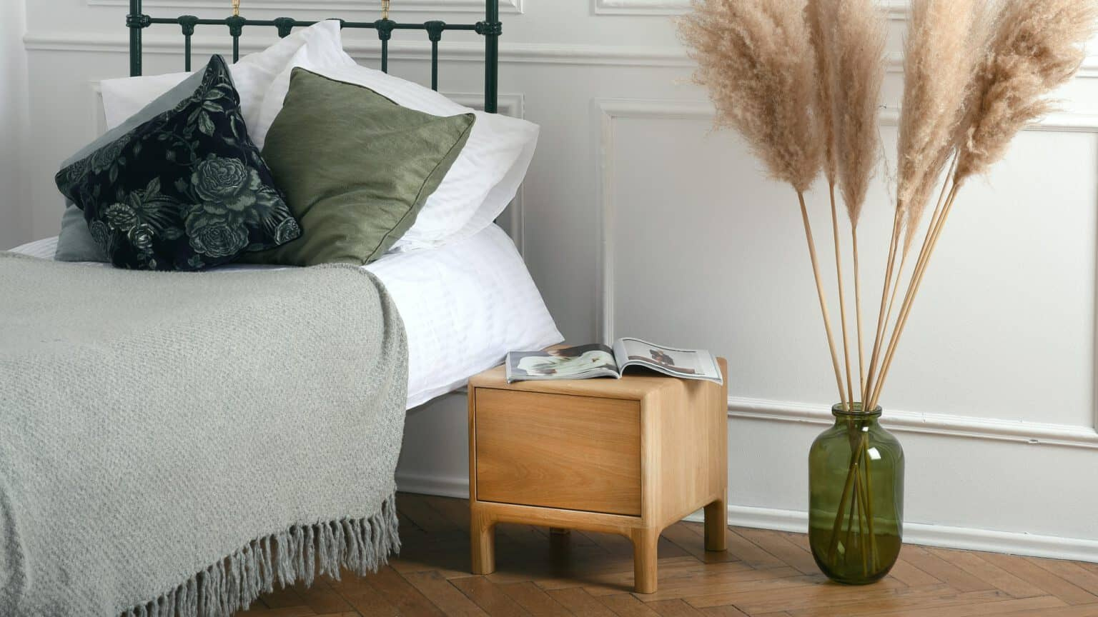 Szyszka Design :: Flux Bedside Table