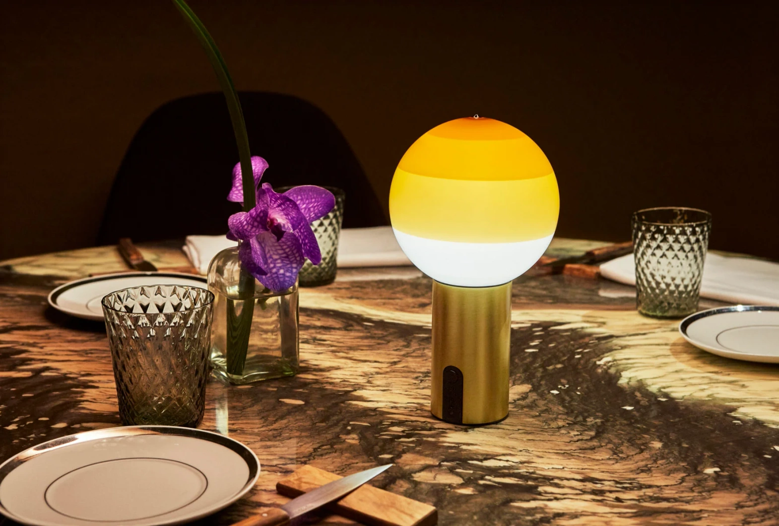 Marset :: Dipping table lamp, height 22.2 cm, amber and brass, wireless