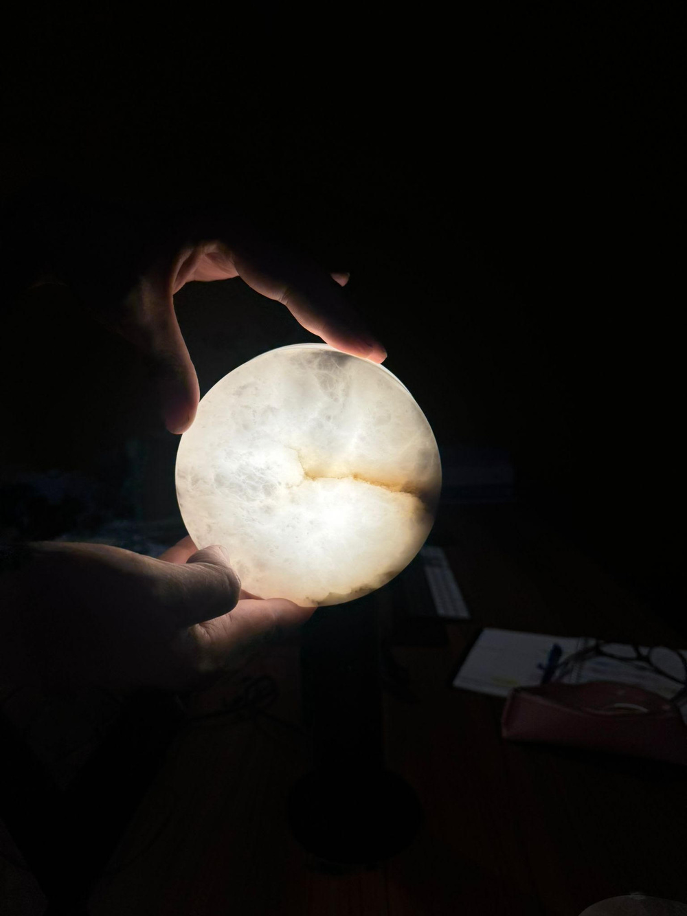 Robin :: Rock wall/ceiling lamp, diameter 9 cm, alabaster, IP44, 3000K