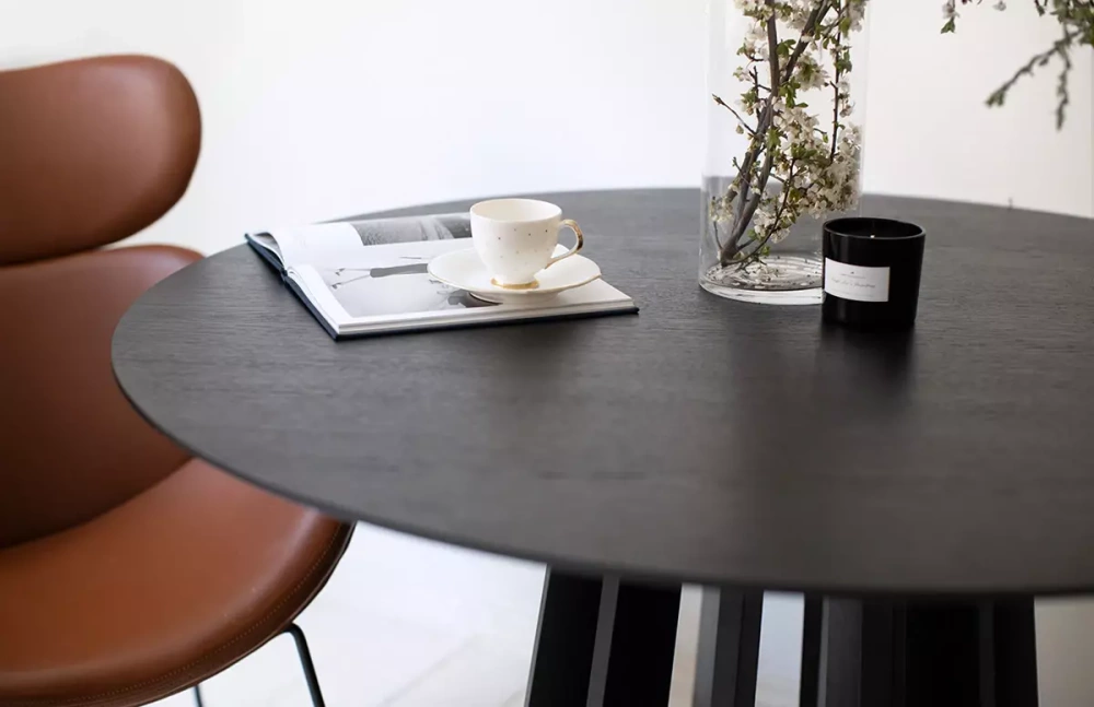 Nordifra :: Stolik Tavle okrągły dąb czarny śr. 100 cm