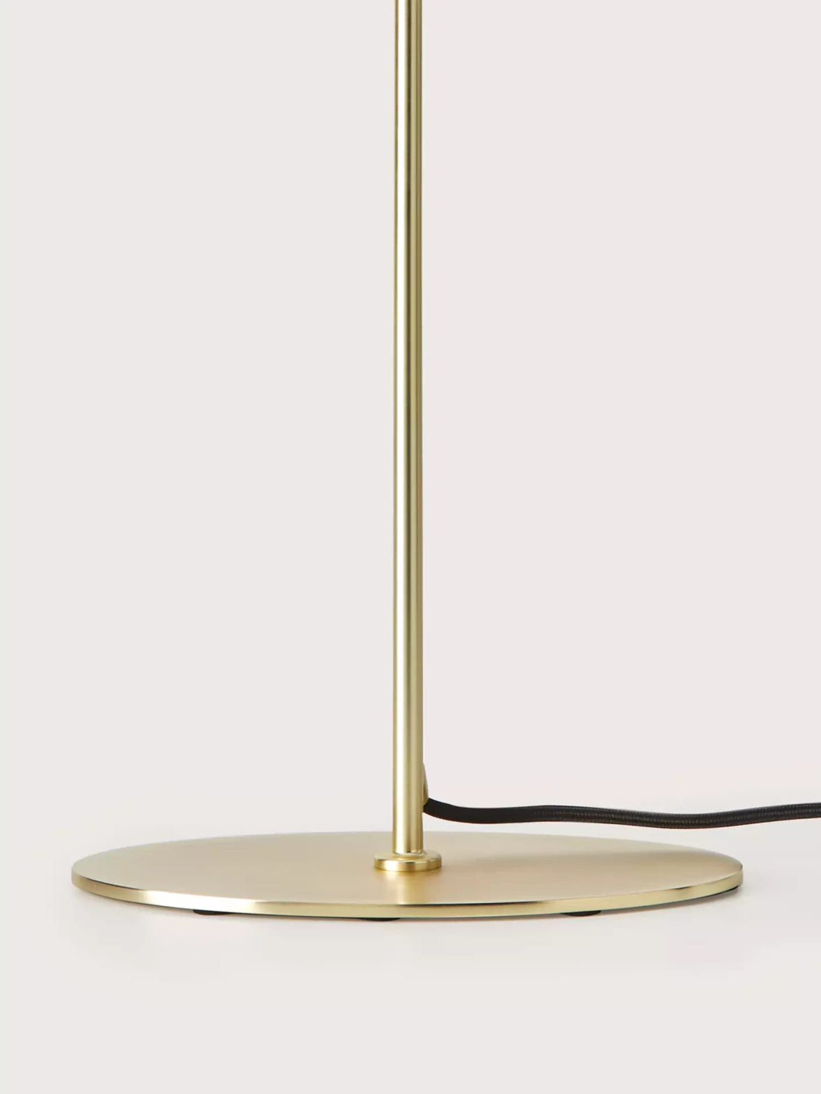 Aromas :: Tischlampe aus Metall Atil Höhe 50,2 cm weiß