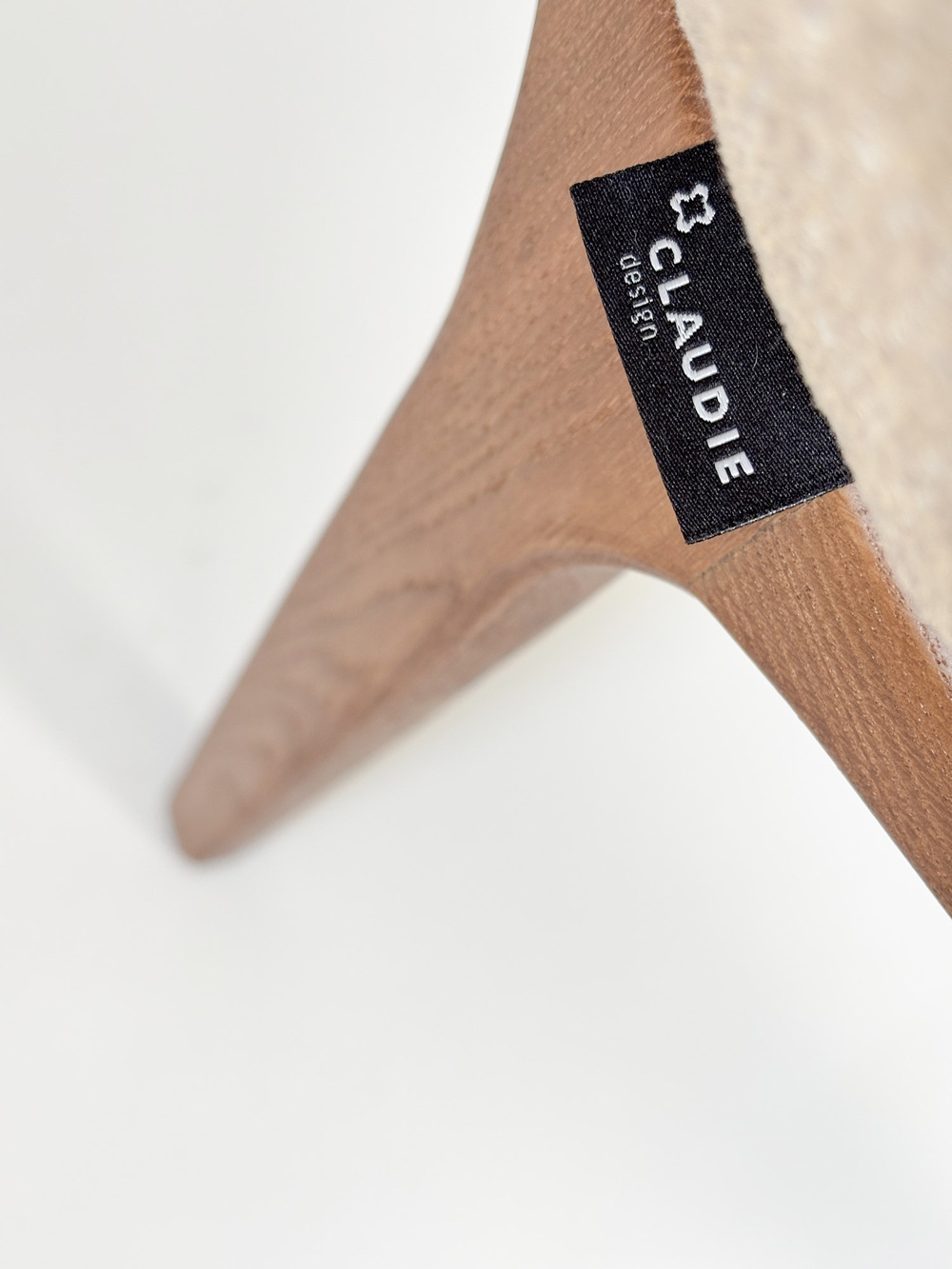 Claudie Design :: Movano Beige Sessel