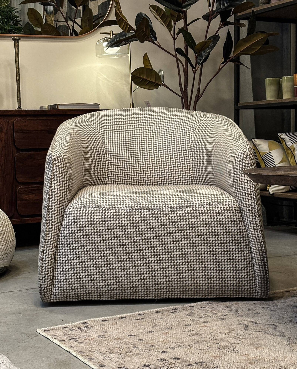 Nordic Line :: Pepi swivel chair, upholstered, width 81 cm, houndstooth