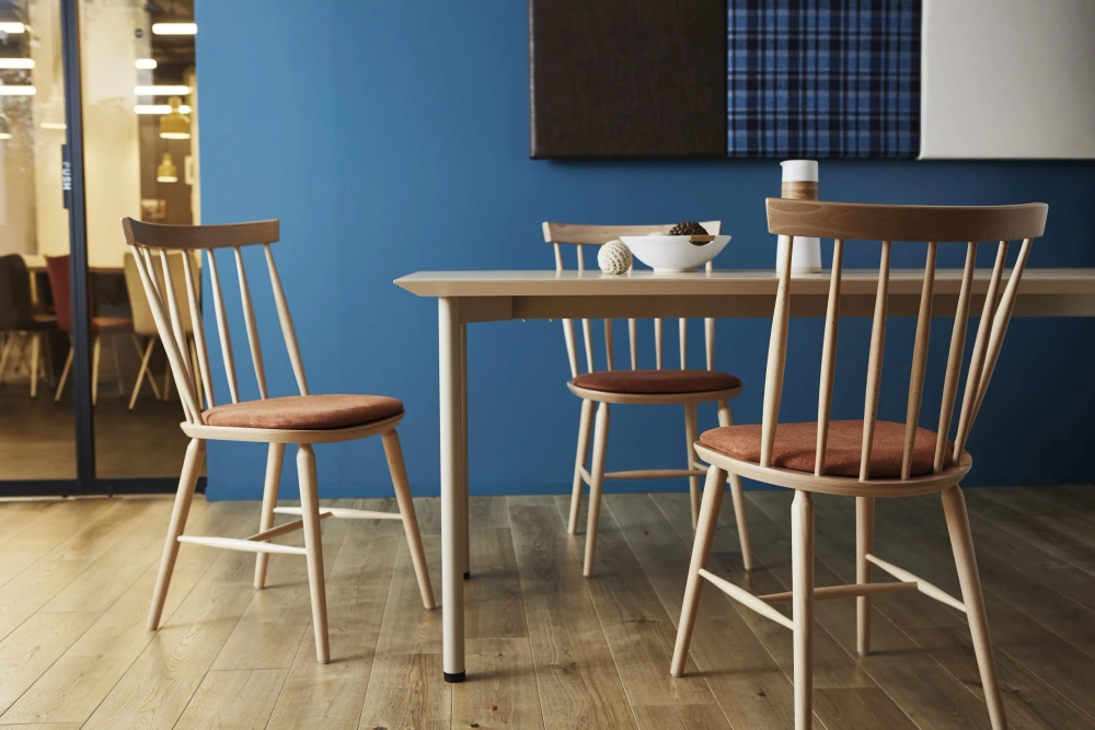 Paged :: Antilla A-9850 Holzstuhl, Breite 48 cm