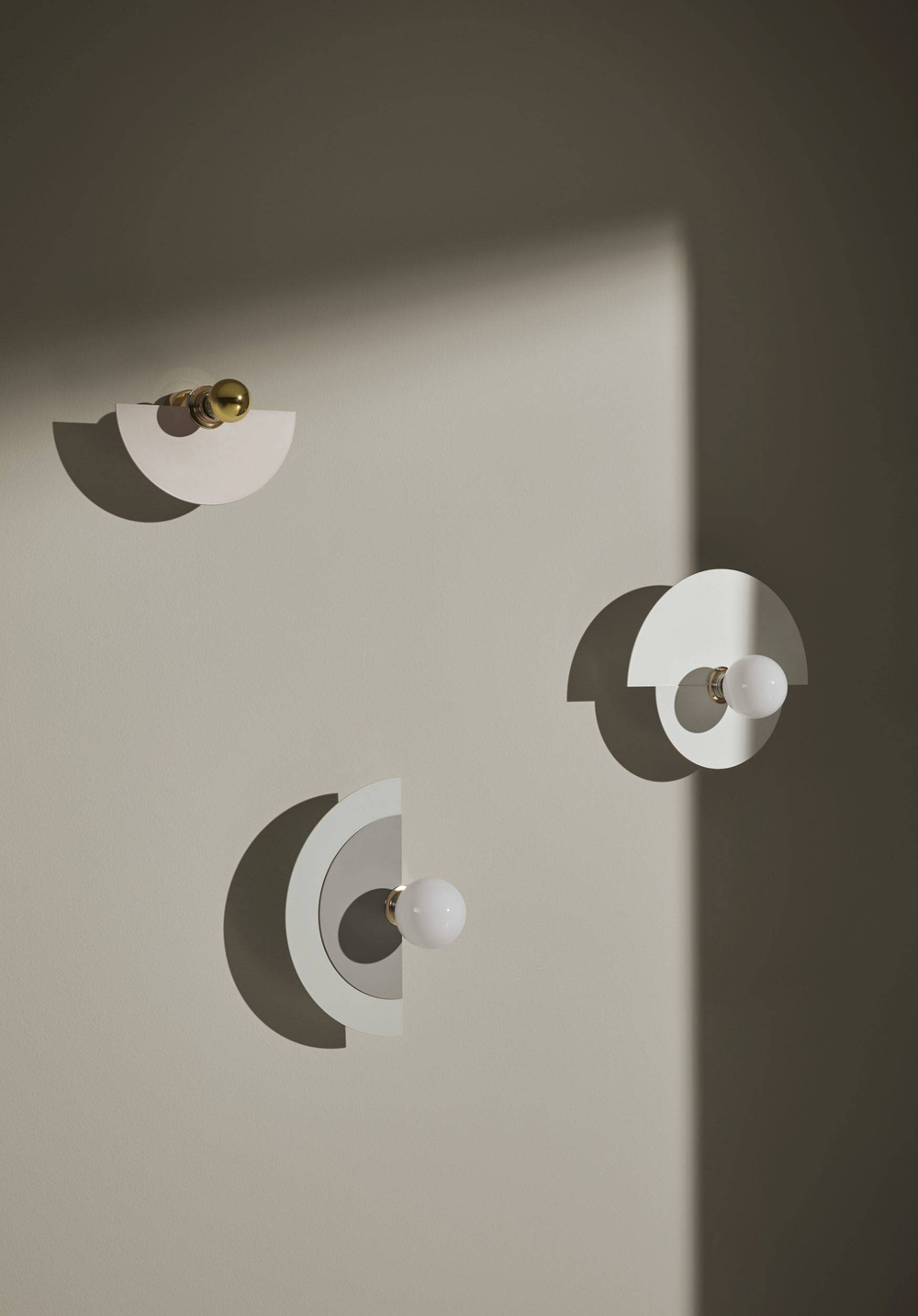 Aromas :: Wandlampe aus Metall Bot