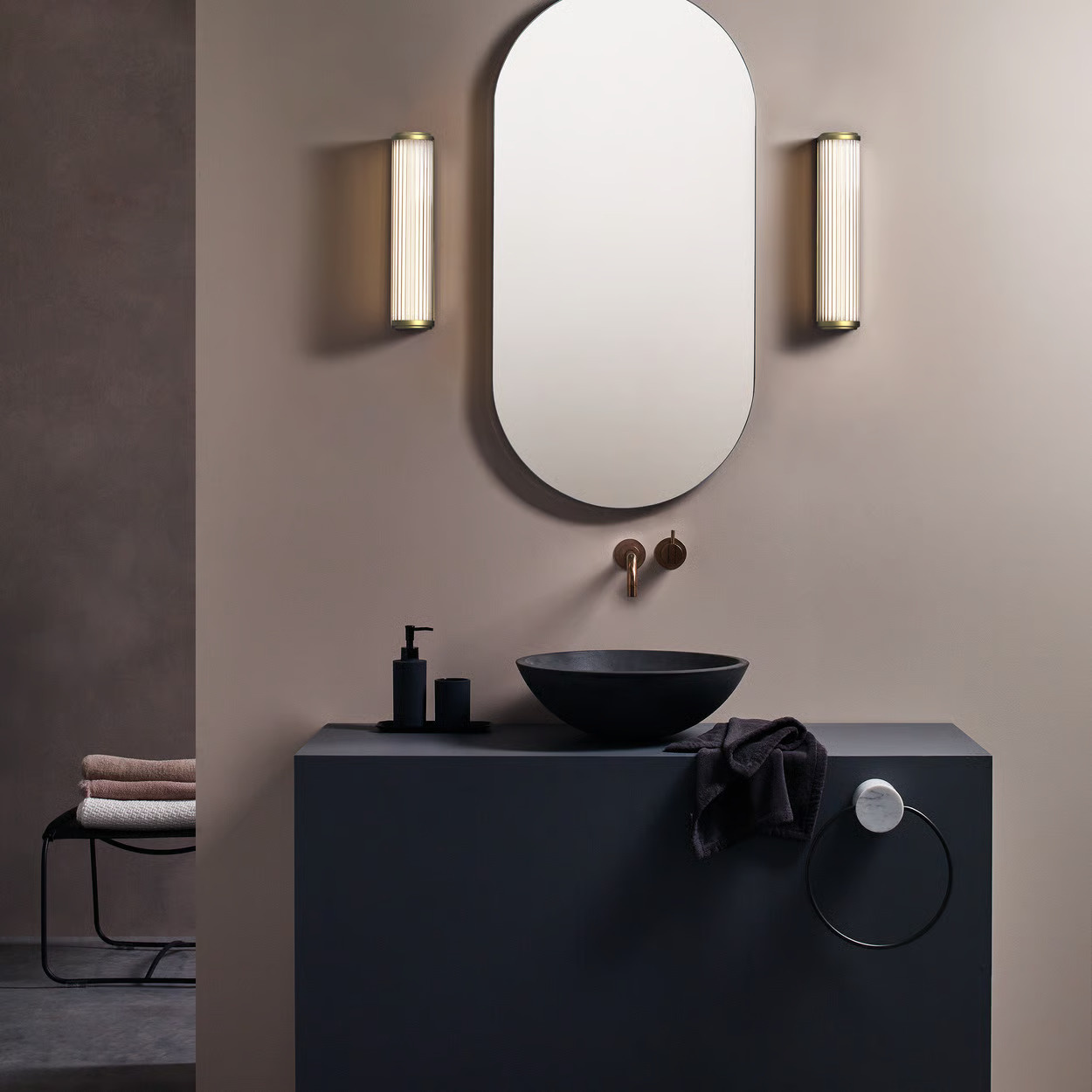 Astro Lighting :: Kinkiet Versailles 370 gold wys. 37 cm