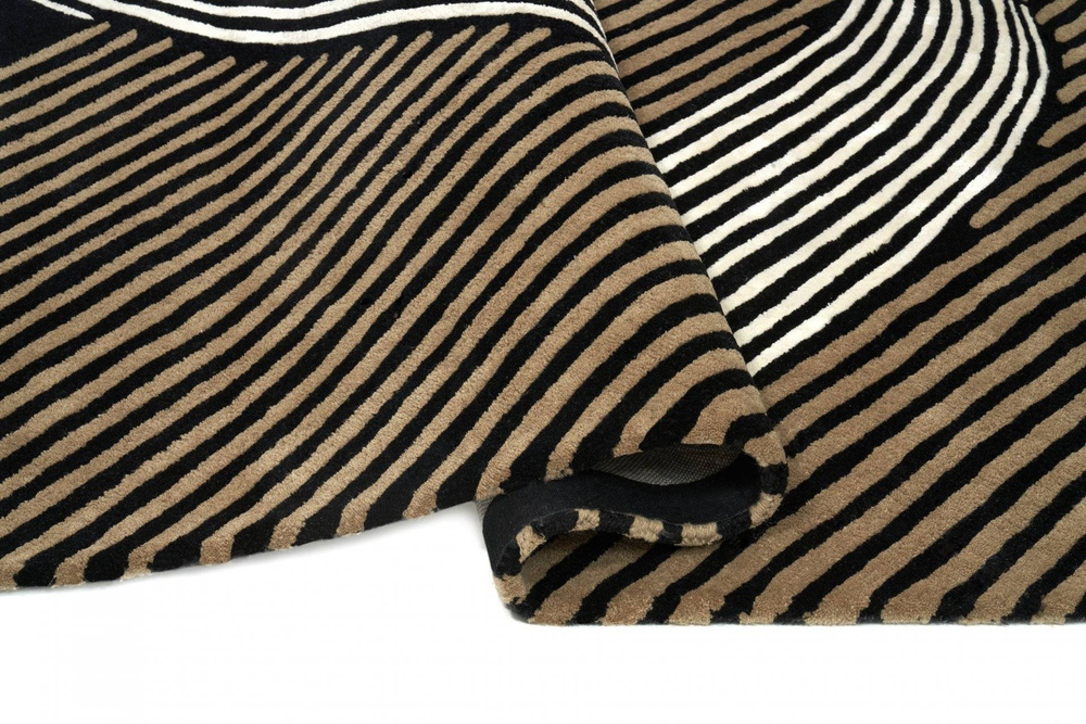 Teppichdekor :: Smaragdgoldbrauner und schwarzer handgefertigter Teppich