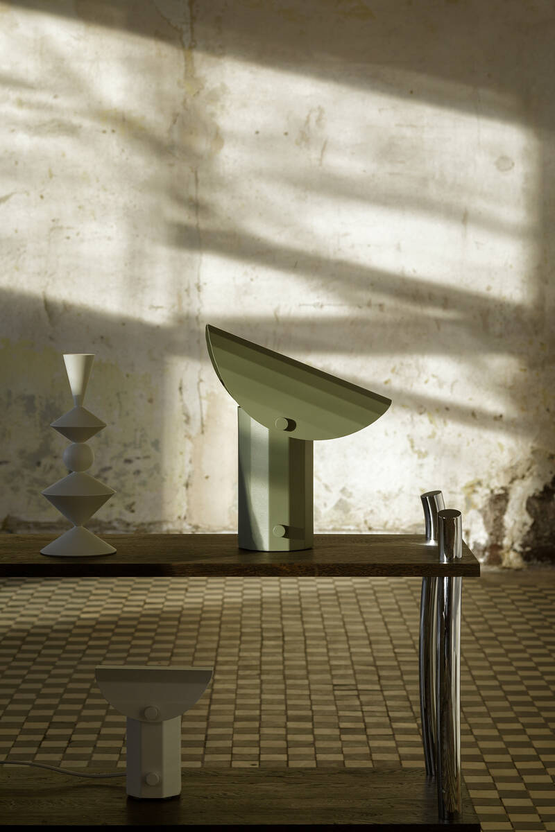 Kaspa :: Apolin table lamp, height 30 cm, sage green